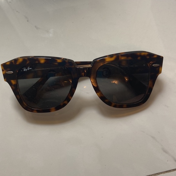 Ray bans - Picture 2 of 3